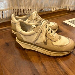 Kickoff Trainer Sneakers in Neutral Colorblock Leather